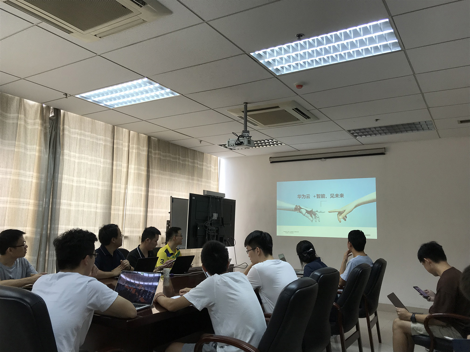 华为云团队来访-1